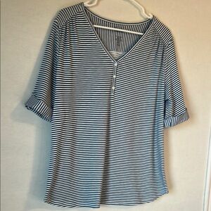 Croft & Barrow Blue & White Stripe Henley Cuffed Sleeve Top. Size L